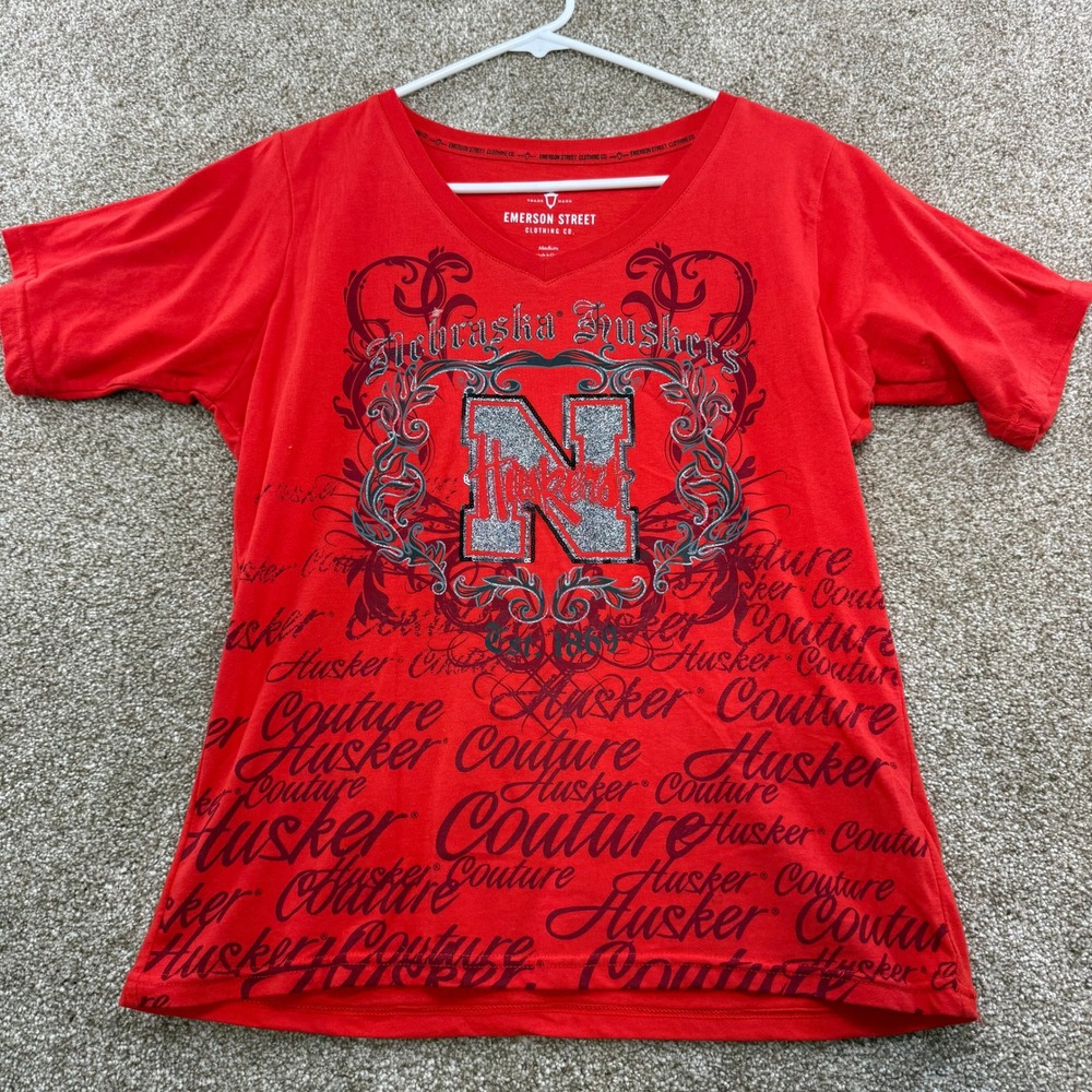 Emerson Street Nebraska Huskers Womens Medium Red V-Neck T-Shirt Bedazzled GBR